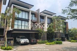 Jual Cepat Rumah dengan 5 Kamar Tidur dan 5 Kamar Mandi di Kawasan BSD, Tangerang Jual Cepat Rumah dengan 5 Kamar Tidur dan 5 Kamar Mandi di Kawasan BSD, Tangerang