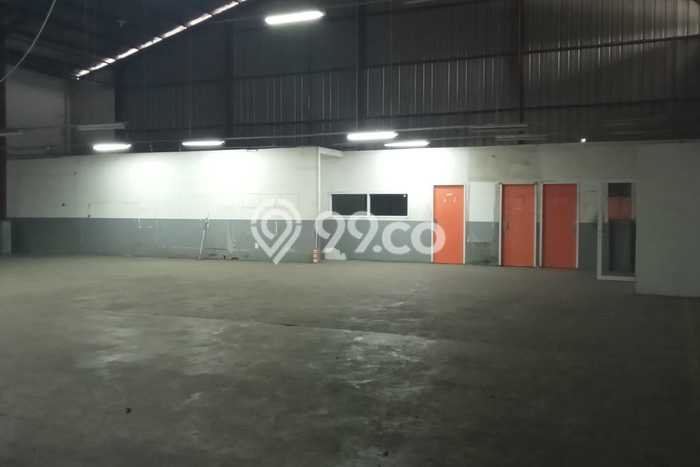 Gudang disewakan lokasi strategis Parung Bogor 1500m2 Gudang disewakan lokasi strategis Parung Bogor 1500m2