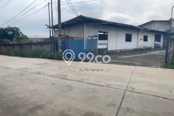 Disewakan Gudang di Kawasan Ramai Jatake Luas 1500m2 Disewakan Gudang di Kawasan Ramai Jatake Luas 1500m2