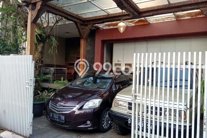 Siap Huni Hunian Elit 5 Kamar di Astanaanyar Dekat ke Mana Saja Siap Huni Hunian Elit 5 Kamar di Astanaanyar Dekat ke Mana Saja