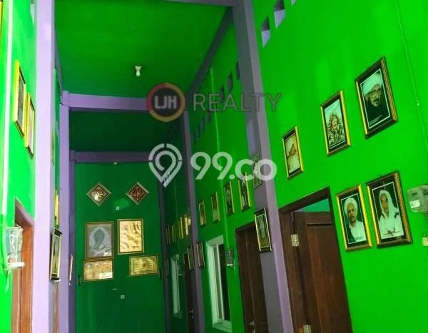 Jual Rumah Bagus Siap Huni LB 200m2 di Semarang Barat, Semarang Jual Rumah Bagus Siap Huni LB 200m2 di Semarang Barat, Semarang