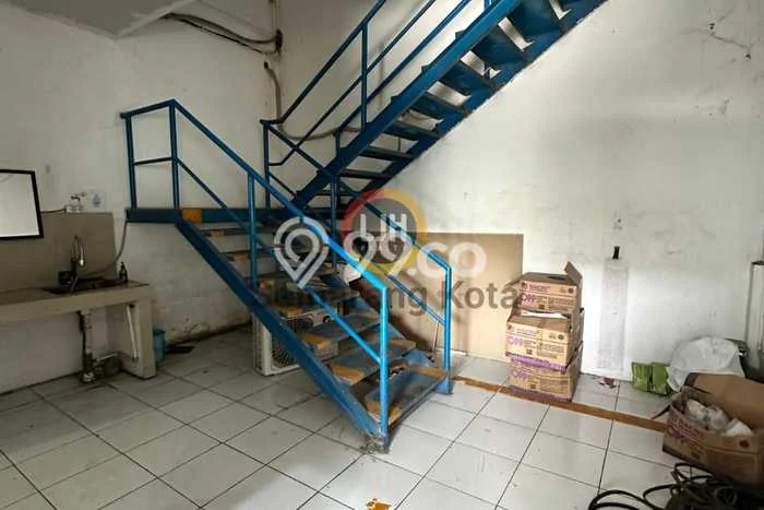 Unit Gudang Disewa Lokasi Tugu, Semarang Spesifikasi Luas Bangunan 6000m2 Unit Gudang Disewa Lokasi Tugu, Semarang Spesifikasi Luas Bangunan 6000m2