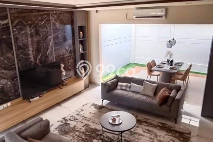 Rumah Eksklusif Siap Huni LT 105m2 di Kebon Jeruk, Jakarta Barat Rumah Eksklusif Siap Huni LT 105m2 di Kebon Jeruk, Jakarta Barat