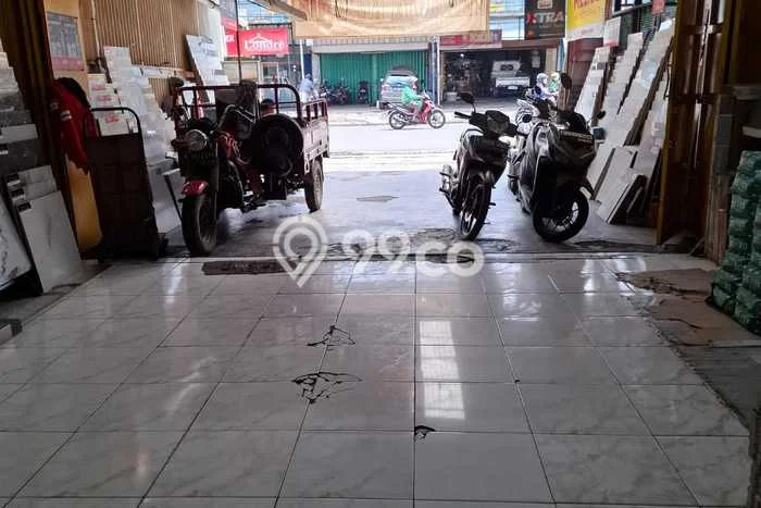 Unit Ruko Dijual di Jakarta Barat LT 90m2 & LB 180m2 Unit Ruko Dijual di Jakarta Barat LT 90m2 & LB 180m2