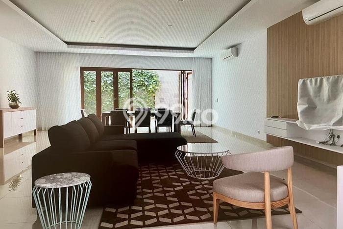 Hunian 4 Kamar Siap Huni Disewakan di Menteng Harga Kompetitif Hunian 4 Kamar Siap Huni Disewakan di Menteng Harga Kompetitif