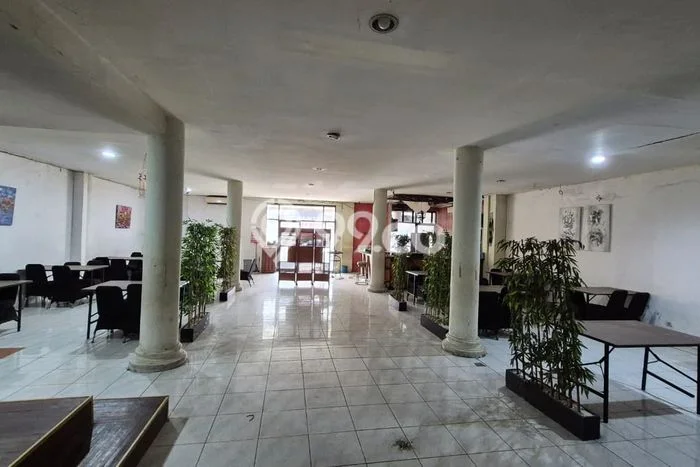 Disewakan Ruko komersial di Menteng luas bangunan 800m2 Disewakan Ruko komersial di Menteng luas bangunan 800m2