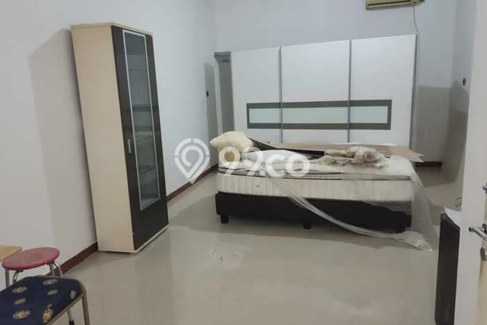 Lokasi terbaik! Rumah siap huni dikontrakkan di Sukolilo LB 250m2 Lokasi terbaik! Rumah siap huni dikontrakkan di Sukolilo LB 250m2