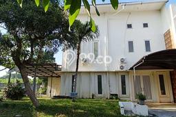 Ready to Use! Luxury House LT 225m2 Desain Elegan di Pakuwon City Ready to Use! Luxury House LT 225m2 Desain Elegan di Pakuwon City