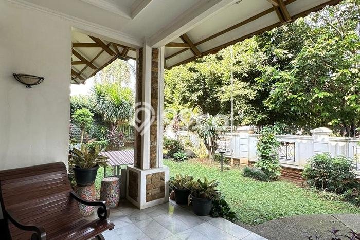 Jual Rumah Mewah Megah Dengan View Eksklusif di Cibubur, Jakarta Timur Jual Rumah Mewah Megah Dengan View Eksklusif di Cibubur, Jakarta Timur