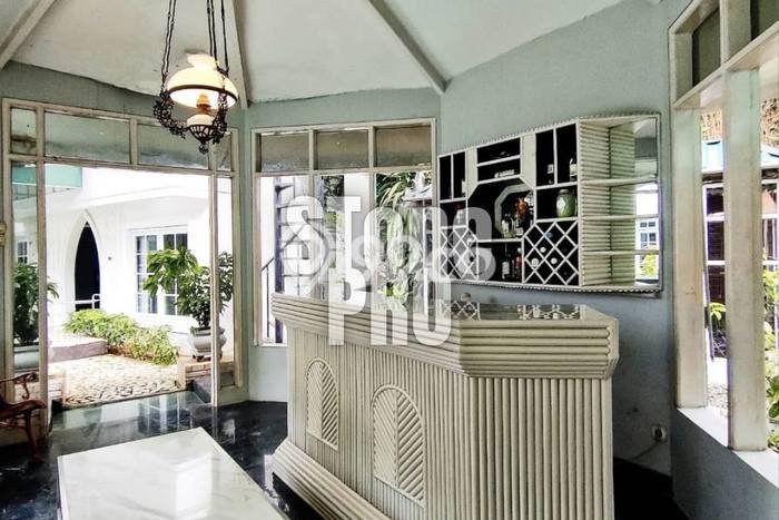 Rumah Mewah LB 700m2 Siap Huni Desain Elegan di Cibubur, Jakarta Timur Rumah Mewah LB 700m2 Siap Huni Desain Elegan di Cibubur, Jakarta Timur
