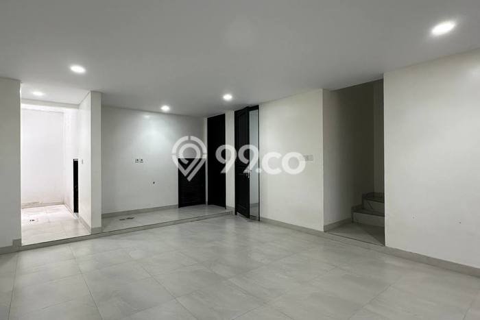 Rumah Luxury Modern Tanpa Renovasi di Pejaten Jakarta Selatan Rumah Luxury Modern Tanpa Renovasi di Pejaten Jakarta Selatan