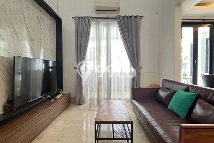 For Sale! Luxury House LT 300m2 Desain Modern di Kota Wisata For Sale! Luxury House LT 300m2 Desain Modern di Kota Wisata