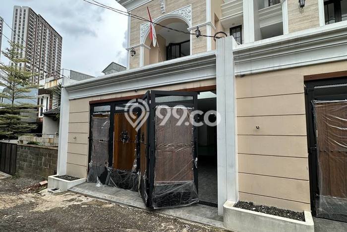 Rumah Luxury Modern Tanpa Renovasi di Pejaten Jakarta Selatan Rumah Luxury Modern Tanpa Renovasi di Pejaten Jakarta Selatan