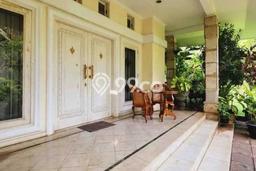 For Sale! Premium House LT 1012m2 Desain Elegan di Kemang For Sale! Premium House LT 1012m2 Desain Elegan di Kemang