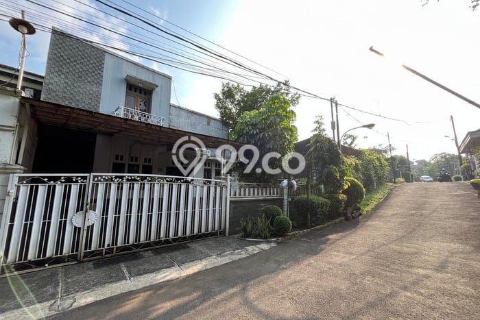 Jual Rumah Strategis Bagus Punya 3 KT di Ciputat Tangerang Selatan SHM Jual Rumah Strategis Bagus Punya 3 KT di Ciputat Tangerang Selatan SHM