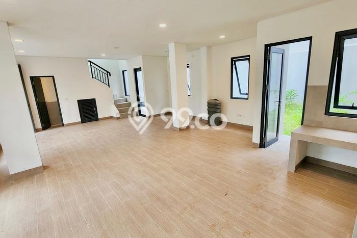 LOKASI STRATEGIS! Ruko di BSD, Luas 210m², Pusat Komersial, Mainroad LOKASI STRATEGIS! Ruko di BSD, Luas 210m², Pusat Komersial, Mainroad