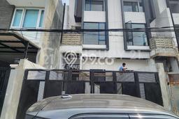 Ready to Use! Luxury House LT 95m2 Desain Elegan di Duri Kepa Ready to Use! Luxury House LT 95m2 Desain Elegan di Duri Kepa
