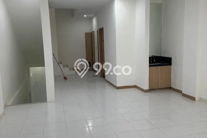 FOR RENT! Ruko di Central Park Cocok untuk Bisnis 200m2 FOR RENT! Ruko di Central Park Cocok untuk Bisnis 200m2