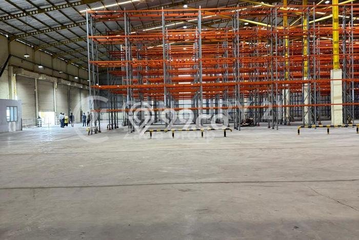 Gudang Strategis Kawasan Cikarang, Luas 10800m², Kawasan Bisnis, Lokasi Ramai Gudang Strategis Kawasan Cikarang, Luas 10800m², Kawasan Bisnis, Lokasi Ramai