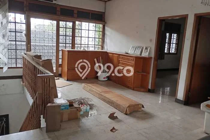 Rumah Mewah LB 320m2 Siap Pakai Desain Elegan di Cikutra, Bandung Rumah Mewah LB 320m2 Siap Pakai Desain Elegan di Cikutra, Bandung