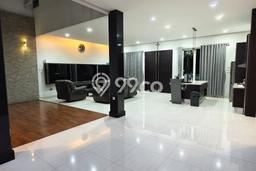 Ready to Use! Premium House LT 234m2 Desain Modern di Taman Kopo Indah Ready to Use! Premium House LT 234m2 Desain Modern di Taman Kopo Indah