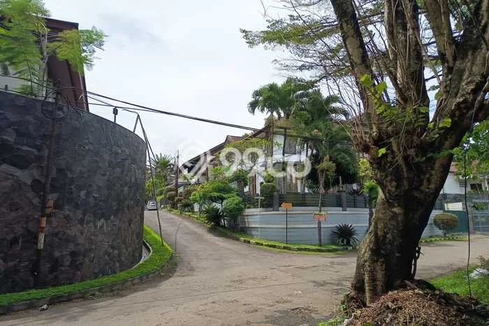 Hunian Elit LB 730m2 Siap Huni Desain Elegan di Cisarua, Bandung Hunian Elit LB 730m2 Siap Huni Desain Elegan di Cisarua, Bandung