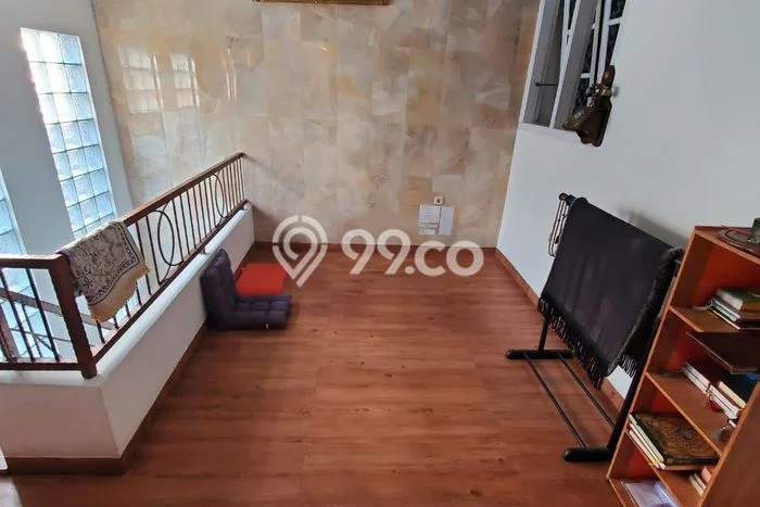 Dijual Rumah 4 Kamar Lokasi Ideal Bagus dan Strategis di Antapani Dijual Rumah 4 Kamar Lokasi Ideal Bagus dan Strategis di Antapani
