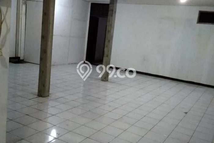 Unit Gudang Disewakan di Holis Cigondewah di Area Ramai & Strategis Unit Gudang Disewakan di Holis Cigondewah di Area Ramai & Strategis