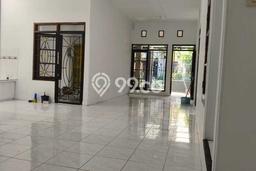 For Sale Hunian Rumah Terawat 5 KT di Taman Kopo Indah, Bandung For Sale Hunian Rumah Terawat 5 KT di Taman Kopo Indah, Bandung