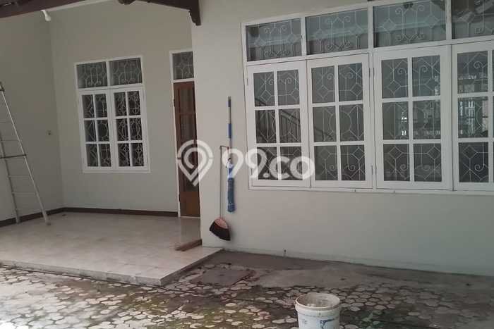 SPECIAL RATE! Rumah di Dukuh Pakis, 3 KM, Area Sejuk, Luas 300m2m² LB 225m2m² SPECIAL RATE! Rumah di Dukuh Pakis, 3 KM, Area Sejuk, Luas 300m2m² LB 225m2m²