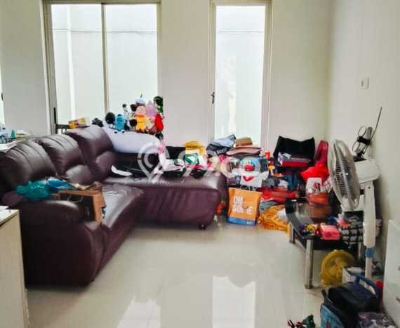 Rumah Nyaman di Menganti, Surabaya, LT 86m2m² LB 102m2m² Rumah Nyaman di Menganti, Surabaya, LT 86m2m² LB 102m2m²