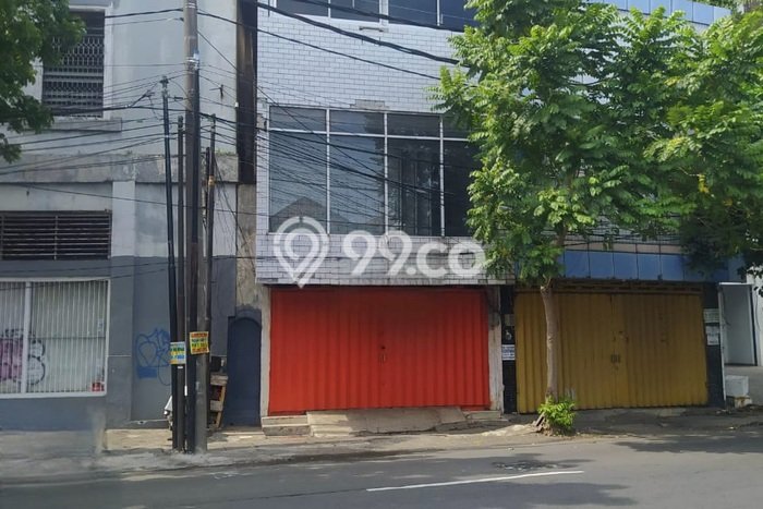 SPECIAL PRICE! Rumah Strategis di Bubutan, Luas 90m2m² LB 270m2m² SPECIAL PRICE! Rumah Strategis di Bubutan, Luas 90m2m² LB 270m2m²