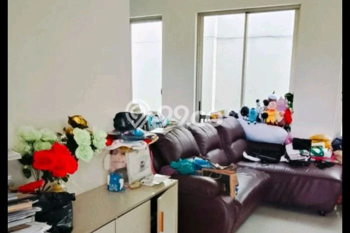 Rumah Nyaman di Menganti, Surabaya, LT 86m2m² LB 102m2m² Rumah Nyaman di Menganti, Surabaya, LT 86m2m² LB 102m2m²
