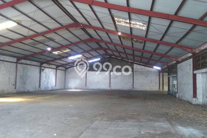 Gudang Lokasi Strategis Kawasan Manyar, Luas 1200m2m², Jalan Utama Gudang Lokasi Strategis Kawasan Manyar, Luas 1200m2m², Jalan Utama