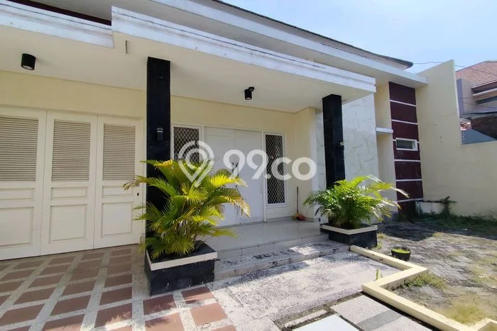 Rumah Kontrakan Surabaya LT 240m2 LB 180m2 Kawasan Manyar Rumah Kontrakan Surabaya LT 240m2 LB 180m2 Kawasan Manyar