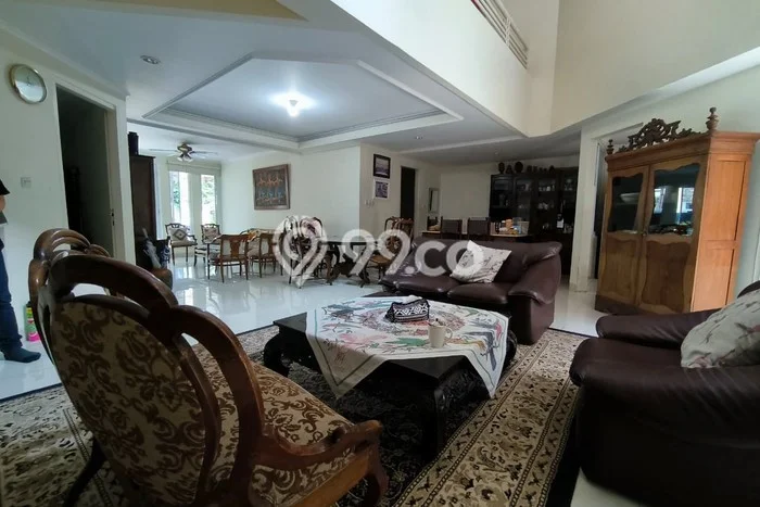 Siap Huni Rumah Mewah 4 Kamar di Kebon Jeruk Dekat ke Mana Pun Siap Huni Rumah Mewah 4 Kamar di Kebon Jeruk Dekat ke Mana Pun