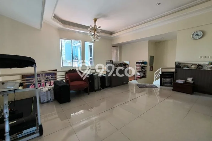 Siap Huni Rumah Mewah 4 Kamar di Kebon Jeruk Dekat ke Mana Pun Siap Huni Rumah Mewah 4 Kamar di Kebon Jeruk Dekat ke Mana Pun