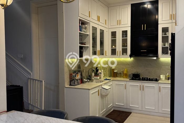 Dijual Rumah Luas Megah Dengan View Eksklusif di Bintaro, Tangerang Selatan Dijual Rumah Luas Megah Dengan View Eksklusif di Bintaro, Tangerang Selatan