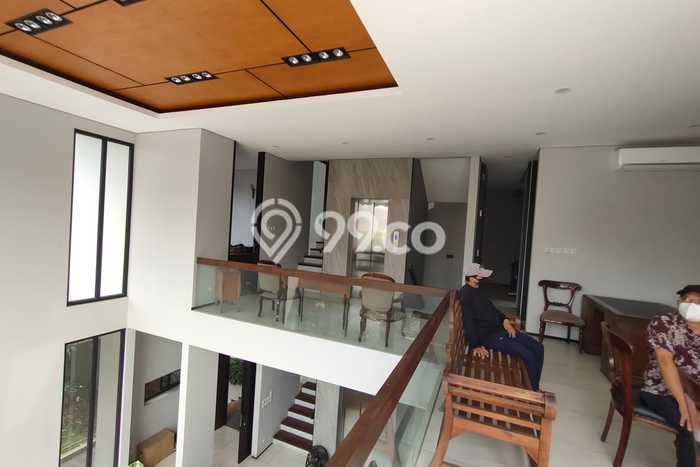 Jual Rumah Mewah Elegan Dengan View Eksklusif di Pulomas, Jakarta Timur Jual Rumah Mewah Elegan Dengan View Eksklusif di Pulomas, Jakarta Timur