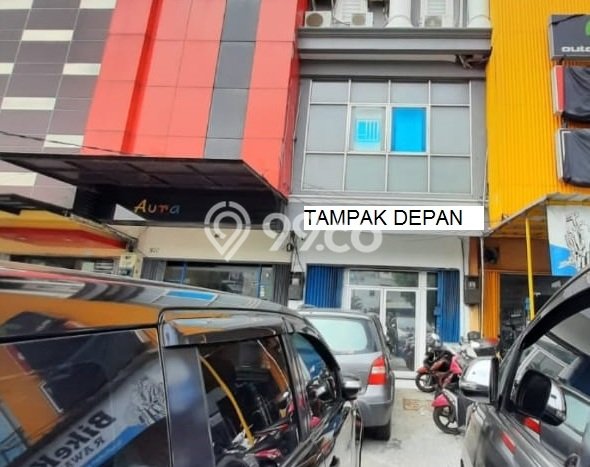 Ruko Dijual di Jakarta Timur LT 72m2 & LB 72m2 Lokasi Terbaik! Ruko Dijual di Jakarta Timur LT 72m2 & LB 72m2 Lokasi Terbaik!
