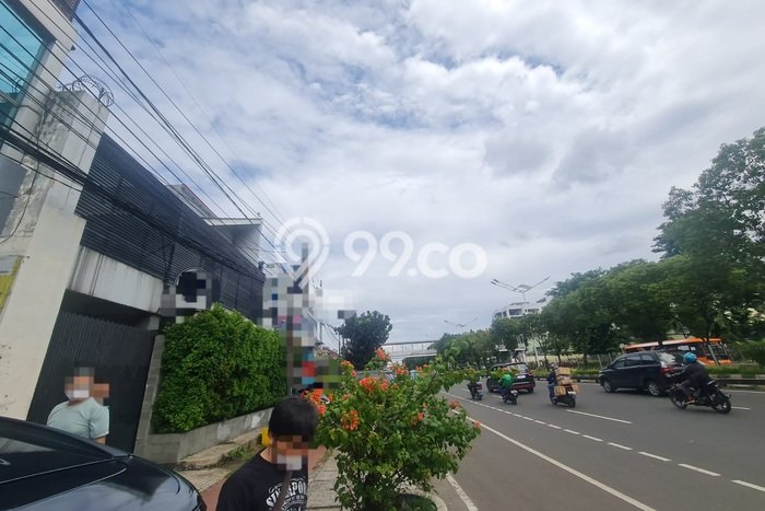 Ruko Usaha Dijual di Matraman Jakarta Timur LT 300m2 & LB 450m2 Ruko Usaha Dijual di Matraman Jakarta Timur LT 300m2 & LB 450m2