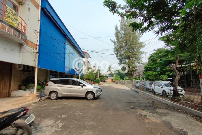 Ruko sewa 3lantai Pulomas, parkiran lega, strategis, dekat LRT, negosiasi Ruko sewa 3lantai Pulomas, parkiran lega, strategis, dekat LRT, negosiasi