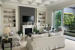 Dijual Rumah Luas Elegan Dengan View Cantik di Pulomas, Jakarta Timur Dijual Rumah Luas Elegan Dengan View Cantik di Pulomas, Jakarta Timur