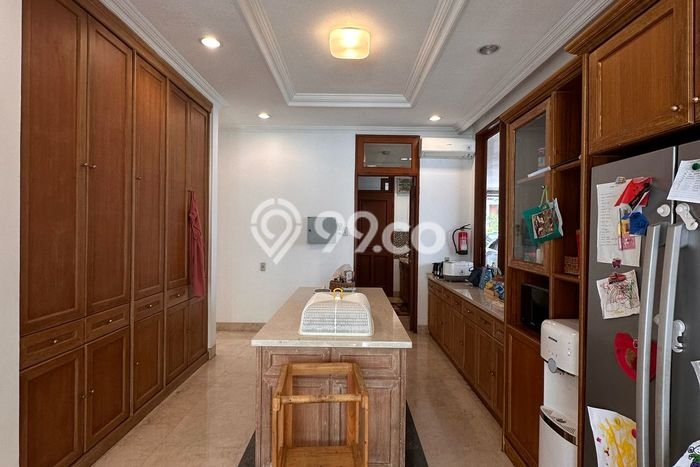 Vila di Pasar Minggu, Luas 1230m2m², Dekat ke berbagai fasilitas umum Vila di Pasar Minggu, Luas 1230m2m², Dekat ke berbagai fasilitas umum