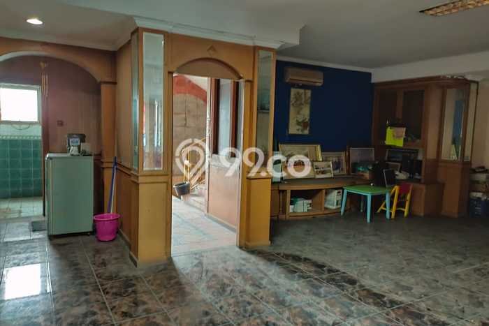 Untuk Dijual! Kantor di Daan Mogot Jakarta Barat LT 705m2 / LB 1068m2 Kawasan Strategis Untuk Dijual! Kantor di Daan Mogot Jakarta Barat LT 705m2 / LB 1068m2 Kawasan Strategis
