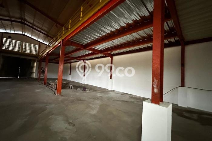 Unit Gudang Disewakan di Gatot Subroto di Area Ramai & Strategis Unit Gudang Disewakan di Gatot Subroto di Area Ramai & Strategis