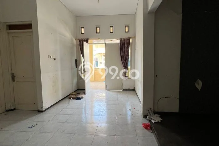 Rumah Luas Asri 2 KT Siap Pakai di Tanah Mas Semarang Rumah Luas Asri 2 KT Siap Pakai di Tanah Mas Semarang