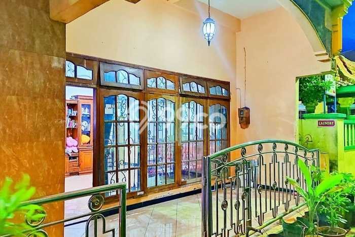 Rumah PREMIUM di Semarang Tengah, Semarang, Luas 150m² LB 450m² HARGA TERBAIK! Rumah PREMIUM di Semarang Tengah, Semarang, Luas 150m² LB 450m² HARGA TERBAIK!