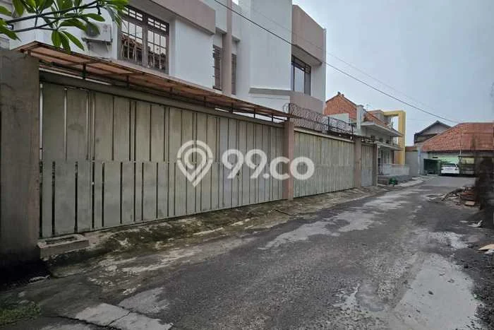 Jual Rumah Mewah Megah Dengan View Eksklusif di Loji Wetan, Surakarta Jual Rumah Mewah Megah Dengan View Eksklusif di Loji Wetan, Surakarta