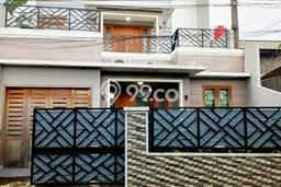 Dijual Rumah 4 Kamar Lokasi Strategis Nyaman dan Strategis di Jajar Dijual Rumah 4 Kamar Lokasi Strategis Nyaman dan Strategis di Jajar